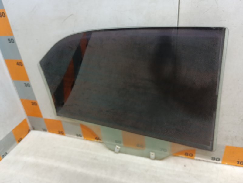 Стекло двери задней левой