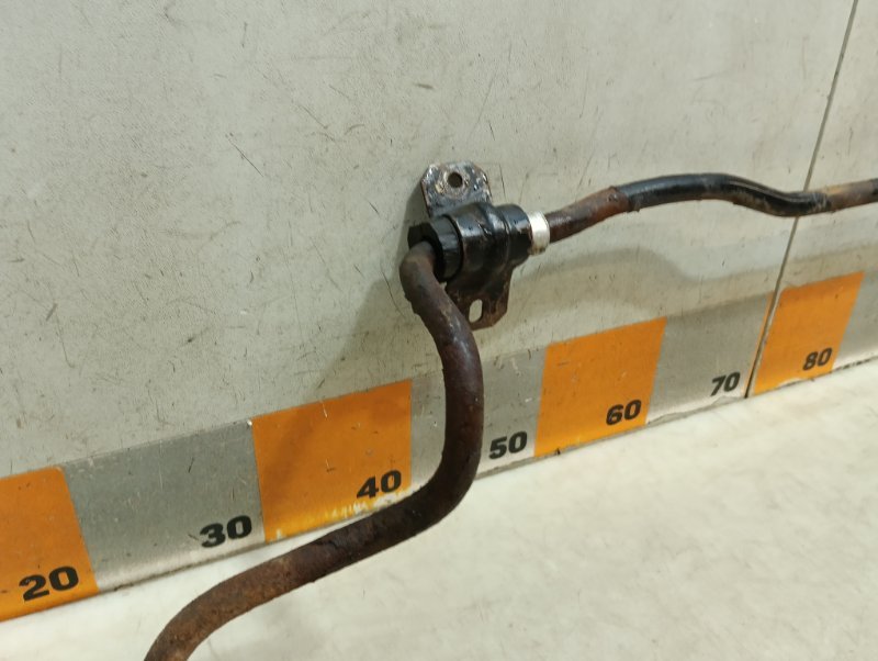 Стабилизатор передний