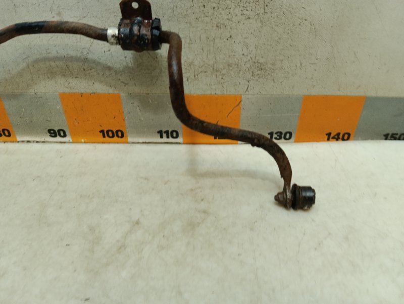 Стабилизатор передний