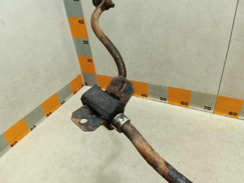 Стабилизатор передний