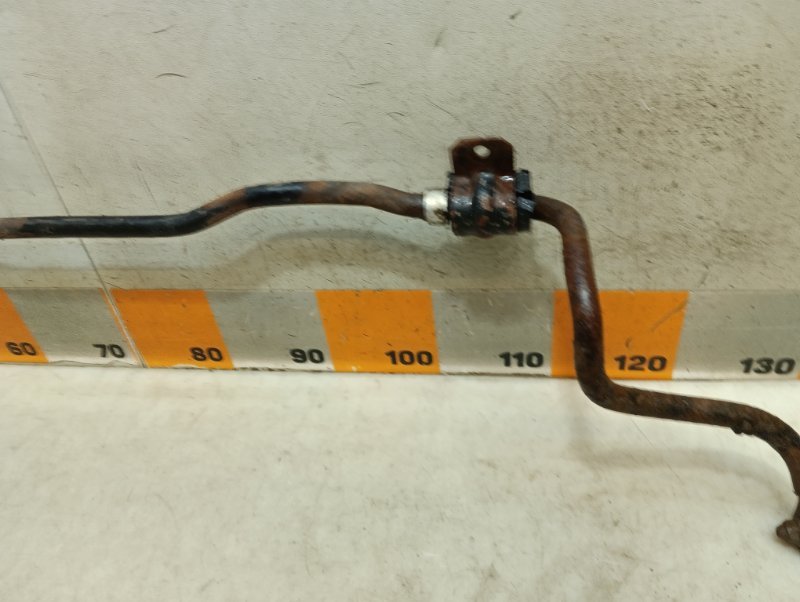 Стабилизатор передний