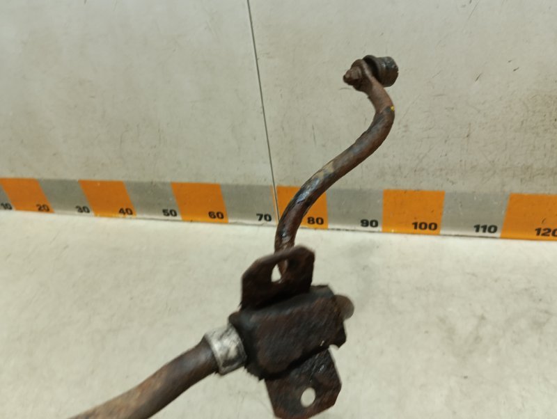 Стабилизатор передний