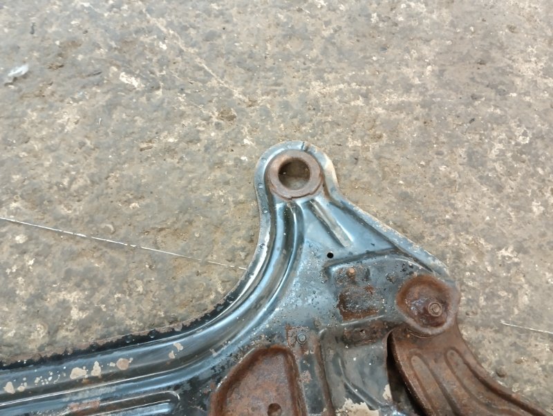 Балка подмоторная