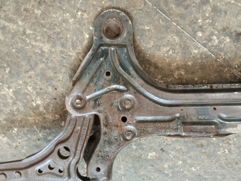 Балка подмоторная