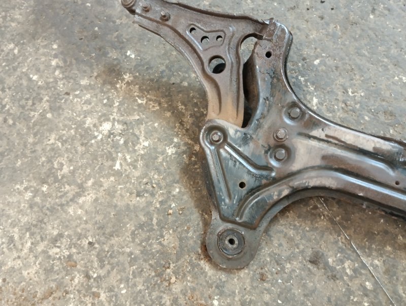 Балка подмоторная