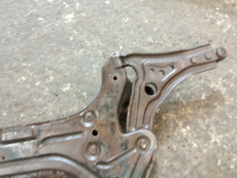 Балка подмоторная