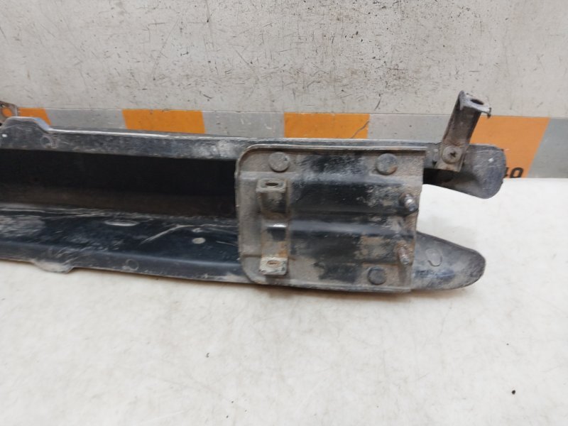 Усилитель переднего бампера