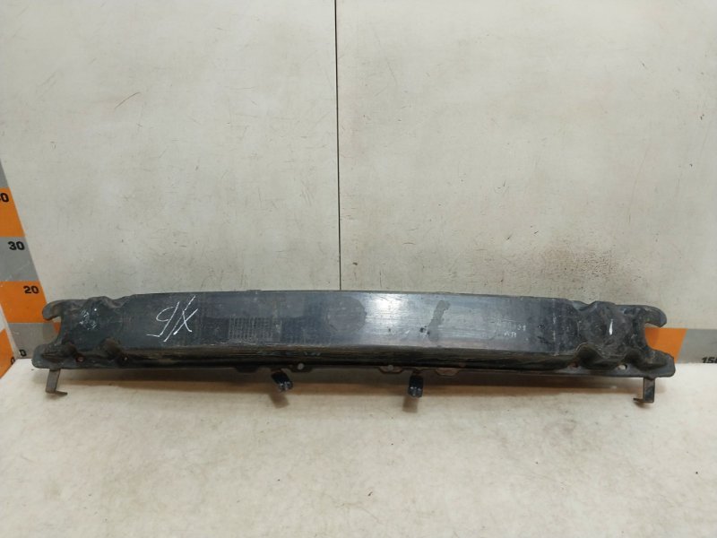 Усилитель переднего бампера