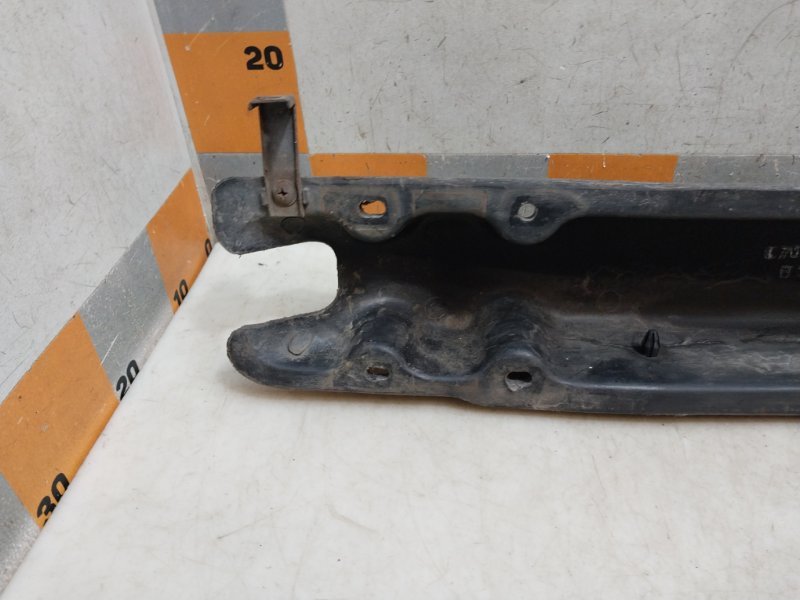 Усилитель переднего бампера