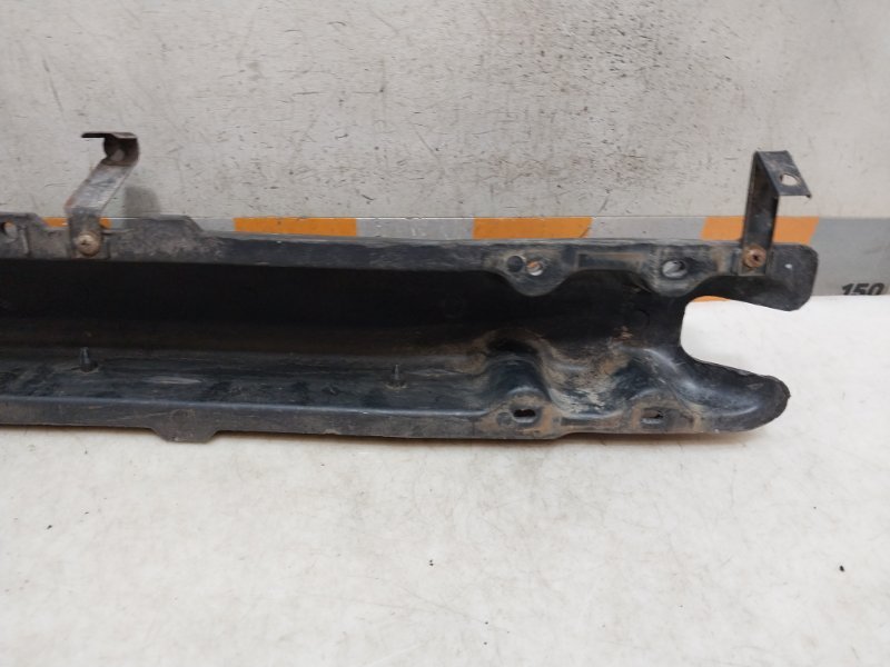 Усилитель переднего бампера