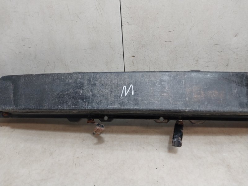 Усилитель переднего бампера