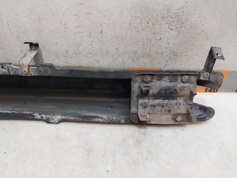 Усилитель переднего бампера