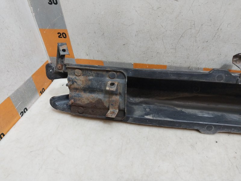 Усилитель переднего бампера