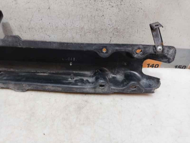 Усилитель переднего бампера