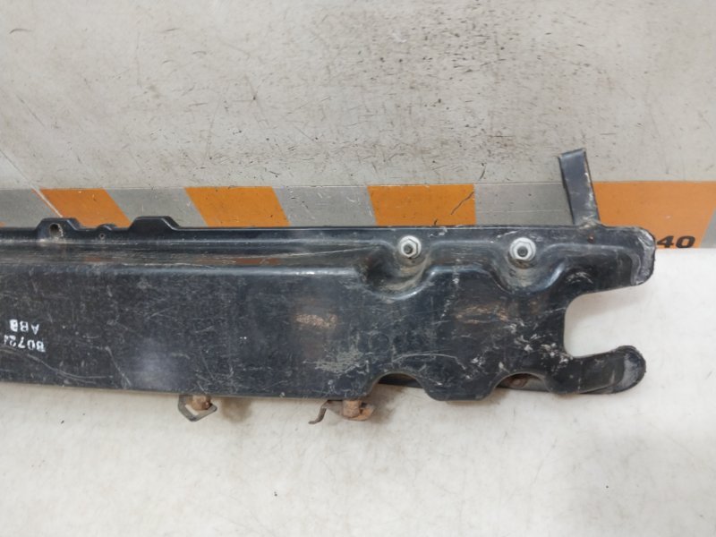 Усилитель переднего бампера