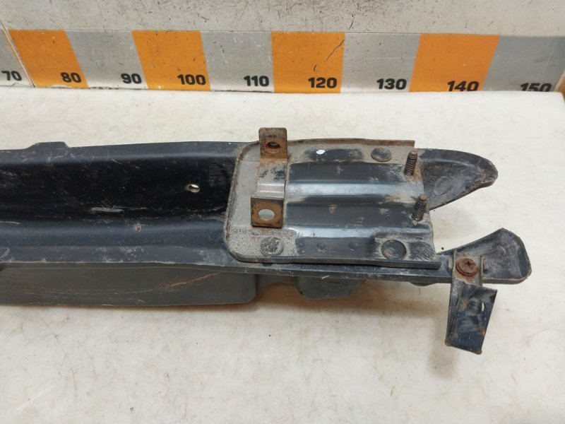 Усилитель переднего бампера