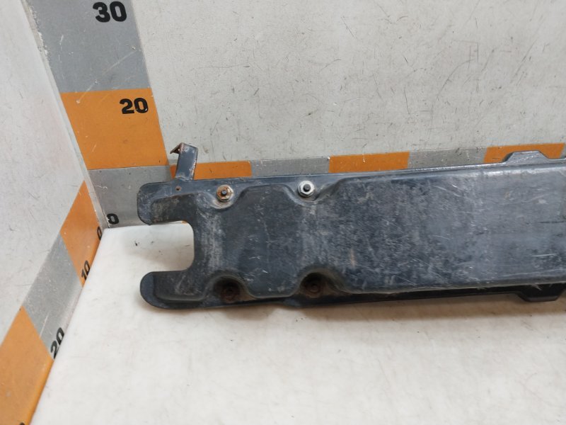 Усилитель переднего бампера