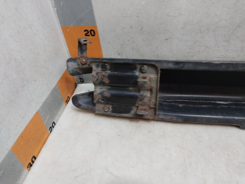 Усилитель переднего бампера