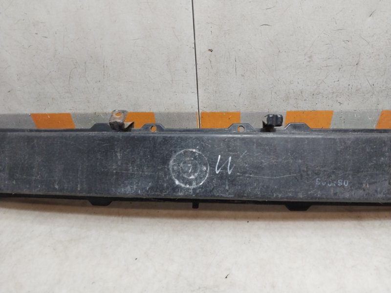 Усилитель переднего бампера