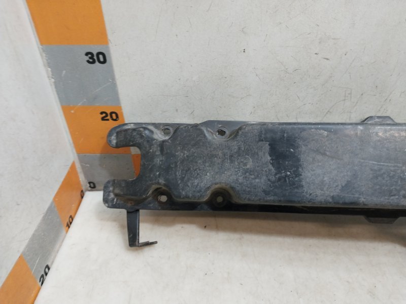 Усилитель переднего бампера