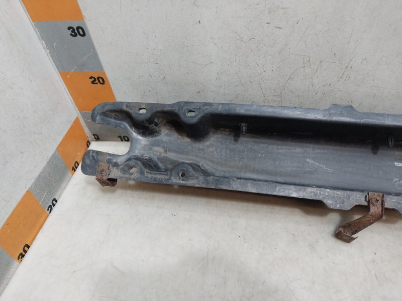 Усилитель переднего бампера