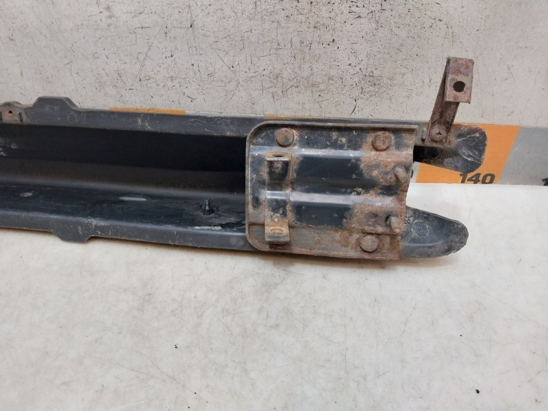 Усилитель переднего бампера