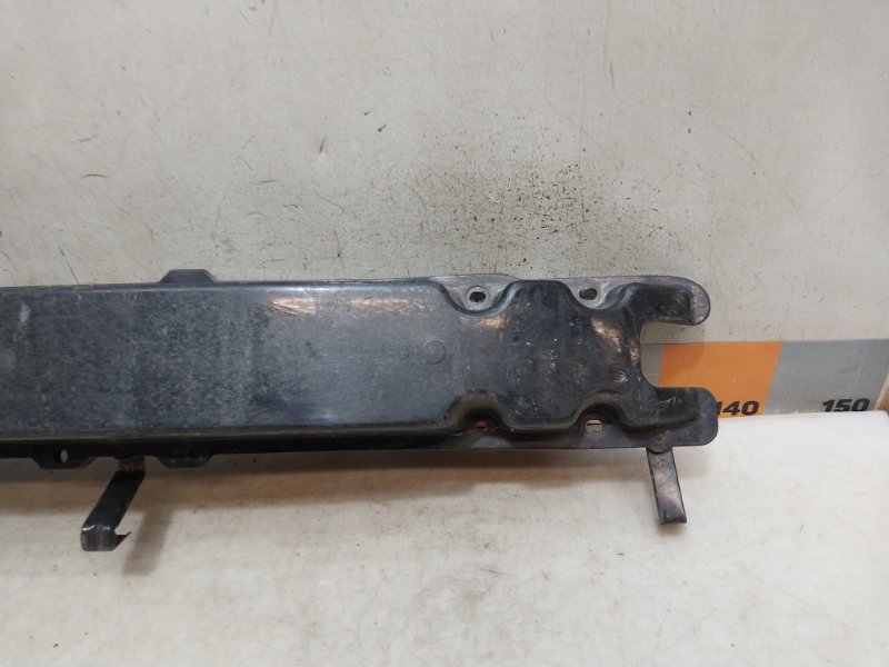 Усилитель переднего бампера