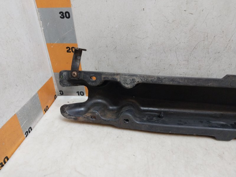 Усилитель переднего бампера