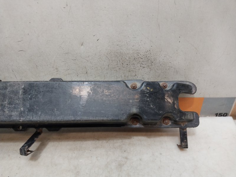 Усилитель переднего бампера