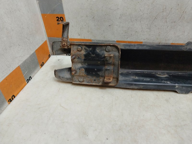 Усилитель переднего бампера