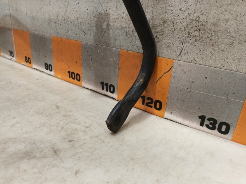 Стабилизатор передний