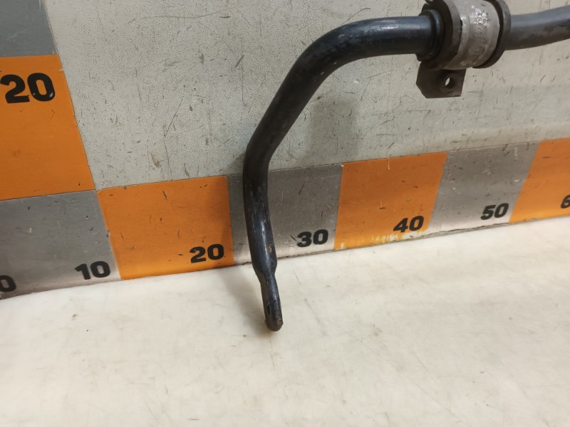 Стабилизатор передний