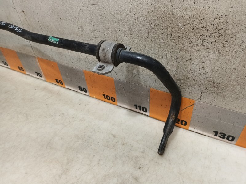 Стабилизатор передний