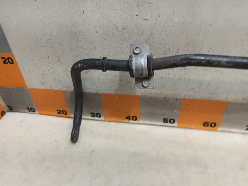 Стабилизатор передний