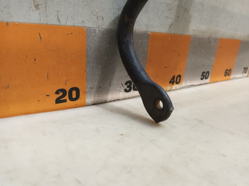 Стабилизатор передний