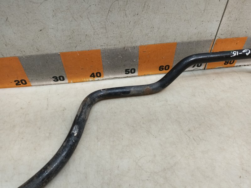 Стабилизатор передний