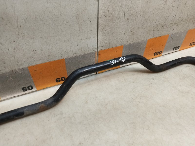 Стабилизатор передний