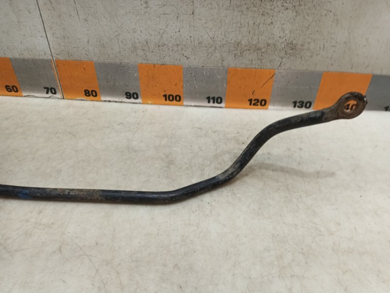 Стабилизатор передний