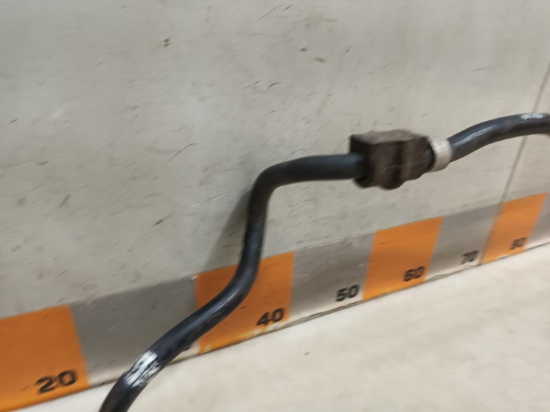 Стабилизатор передний