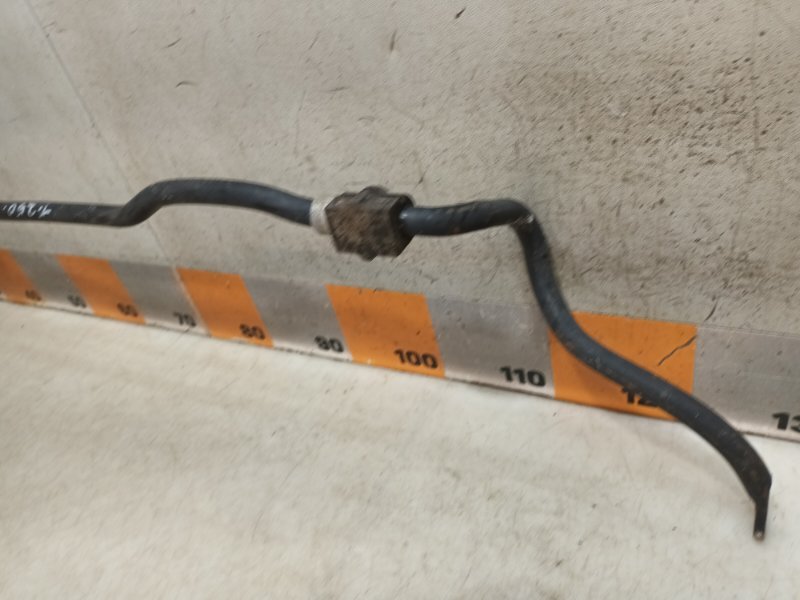 Стабилизатор передний