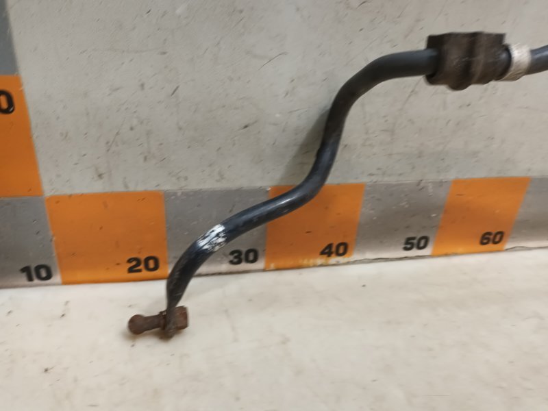 Стабилизатор передний