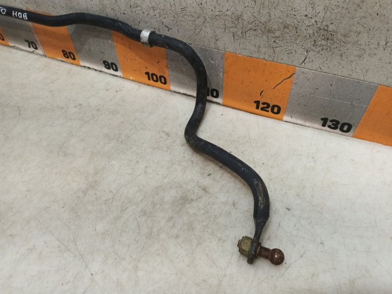 Стабилизатор передний