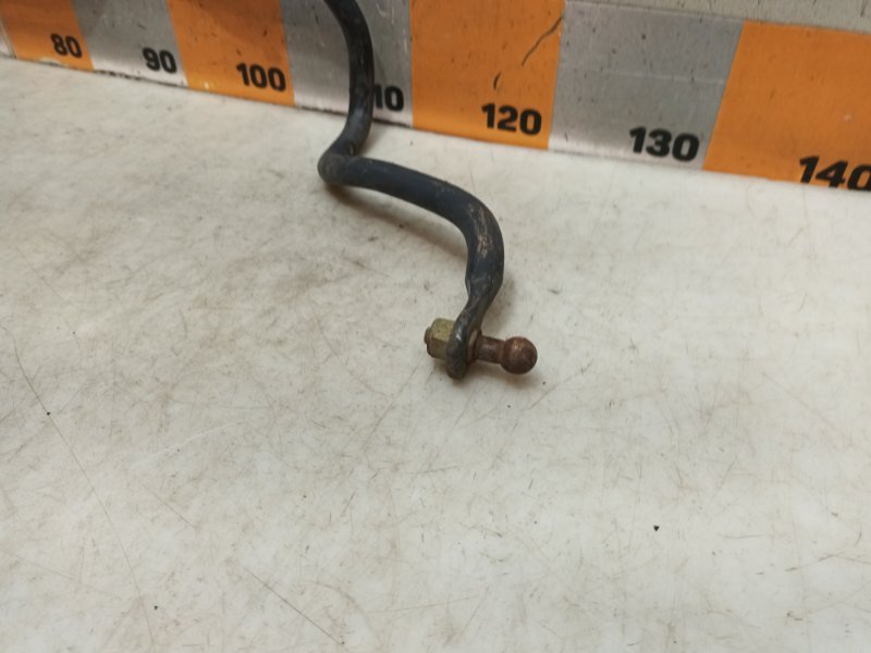 Стабилизатор передний