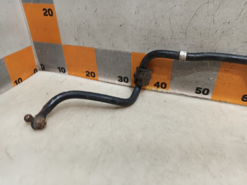 Стабилизатор передний