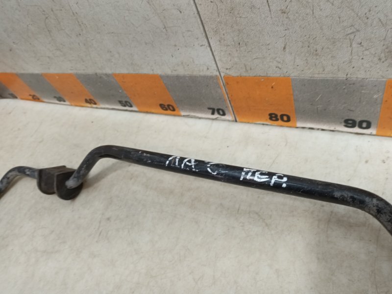 Стабилизатор передний