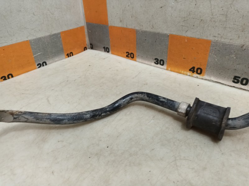 Стабилизатор передний