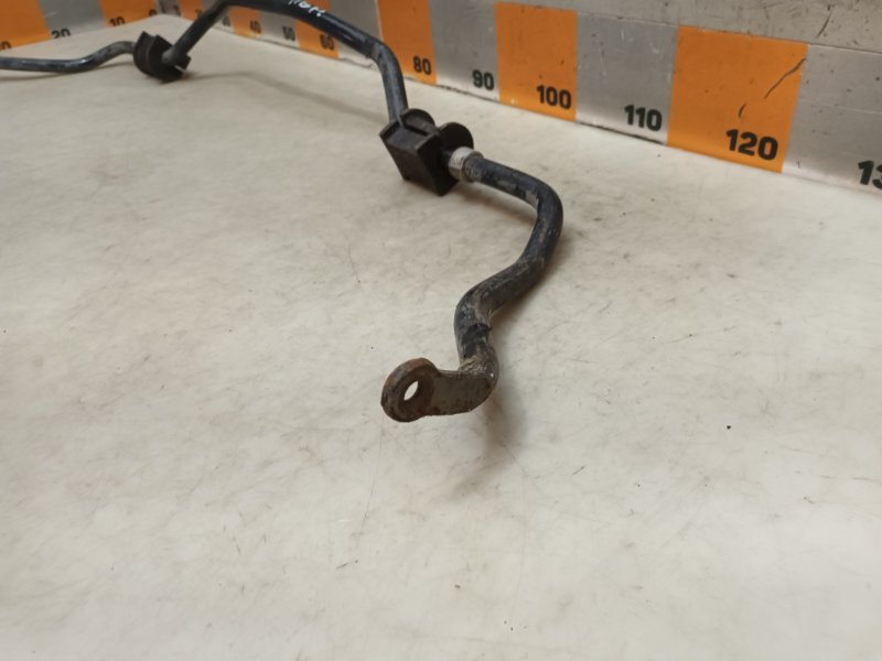 Стабилизатор передний