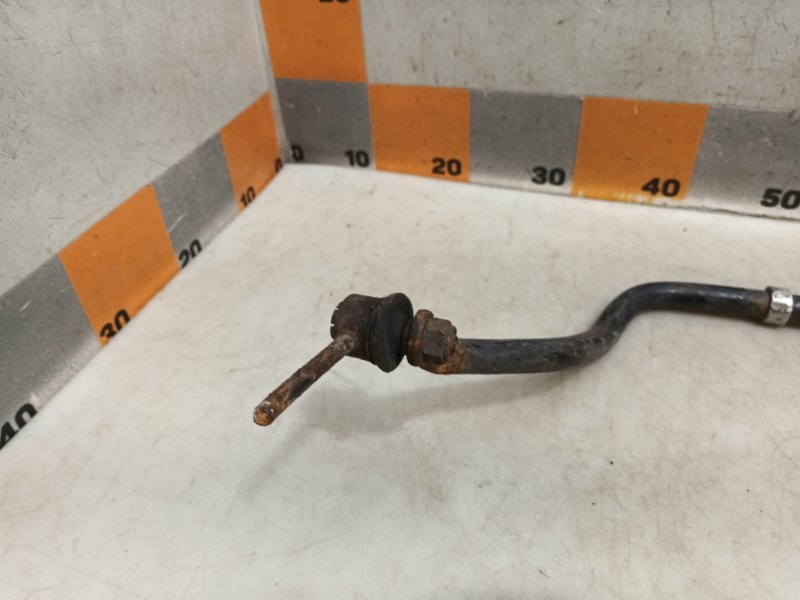 Стабилизатор передний