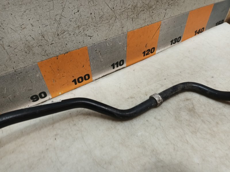 Стабилизатор передний