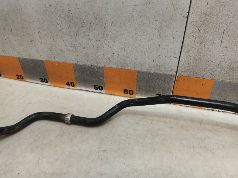 Стабилизатор передний